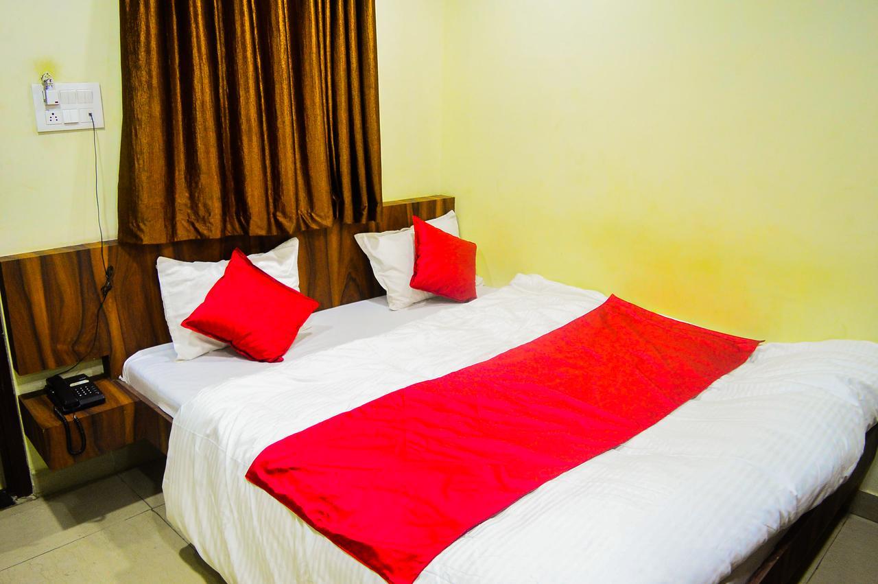 Hotel Kalash Ujjain Zewnętrze zdjęcie
